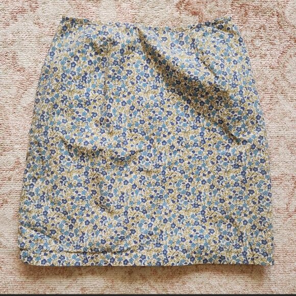 Floral mini skirt - Picture 2 of 3
